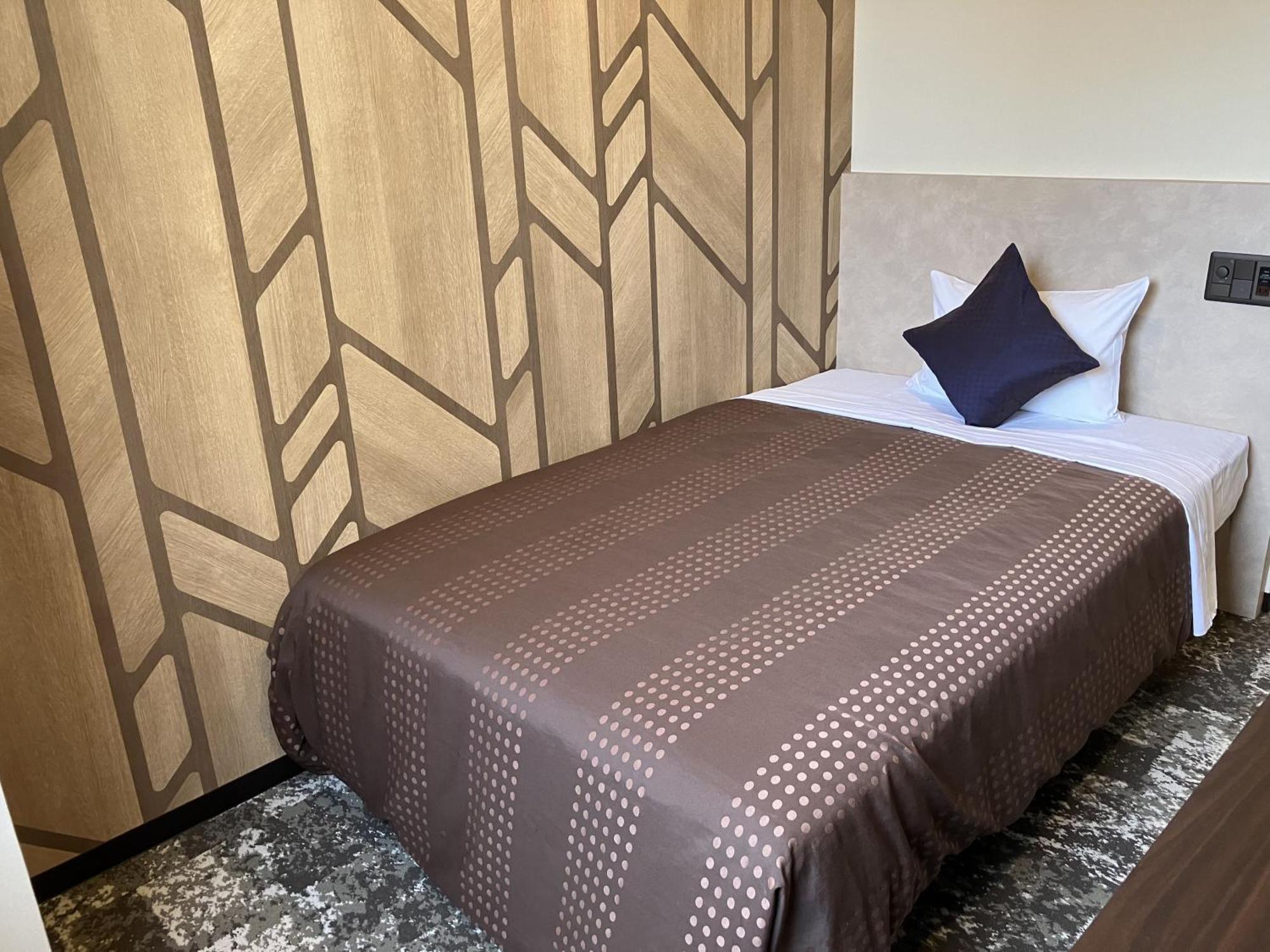 Hotel Livemax Budget ShinOszaka Kültér fotó